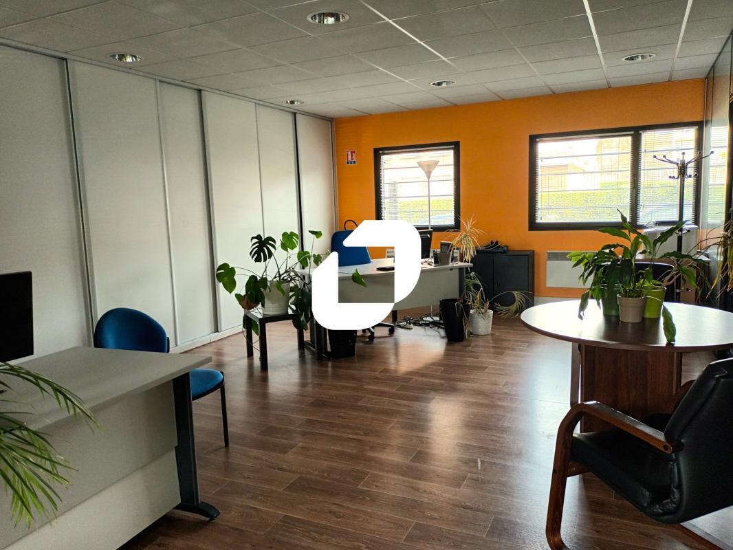 Office in Marcq-en-Baroeul for sale Interior Photo- Image 1 of 10