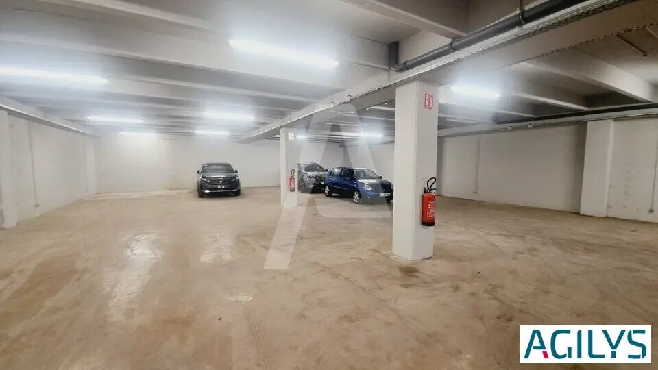 Local d'activités dans Palaiseau à vendre - Photo du bâtiment - Image 2 de 4