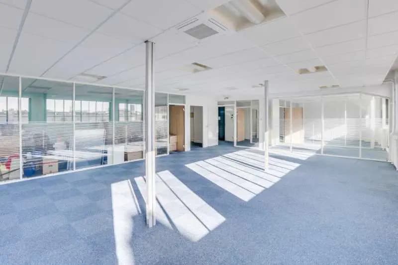 Office in Paris for lease - Interior Photo - Image 3 of 11