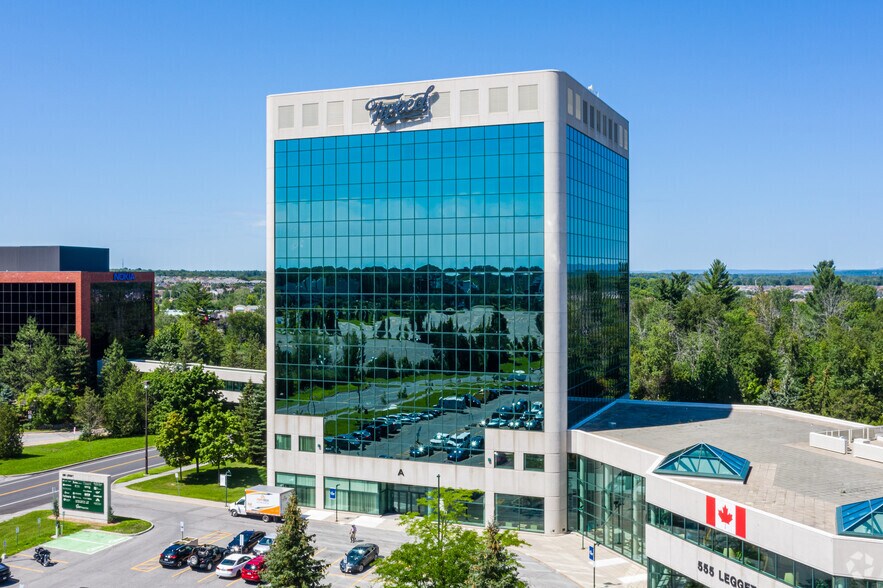 555 Legget Dr, Ottawa, ON à louer - Photo du bâtiment - Image 3 de 3