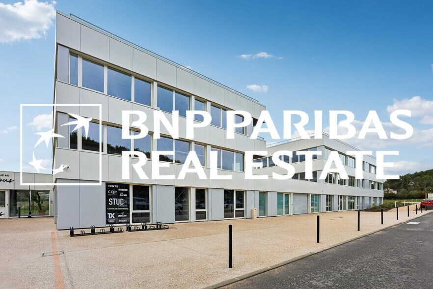 Bureau dans Ventabren à louer - Photo du bâtiment - Image 2 de 28