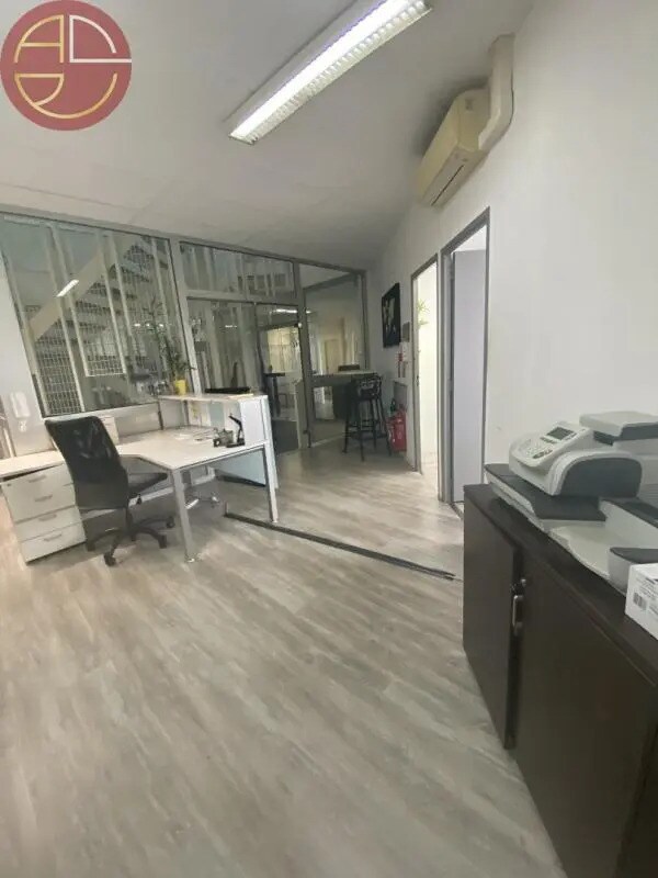 Office in Toulouse for lease Interior Photo- Image 1 of 11