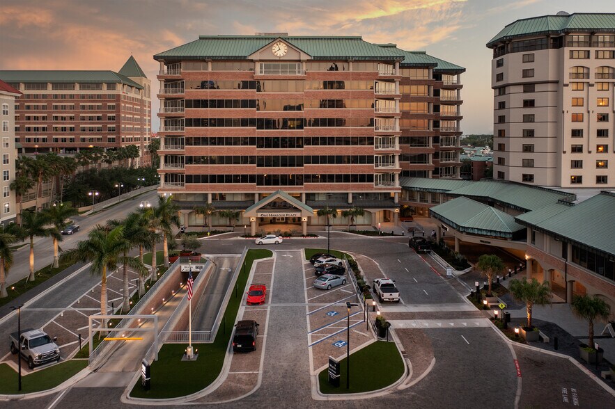 777 S Harbour Island Blvd, Tampa, FL à louer - Photo du bâtiment - Image 2 de 6