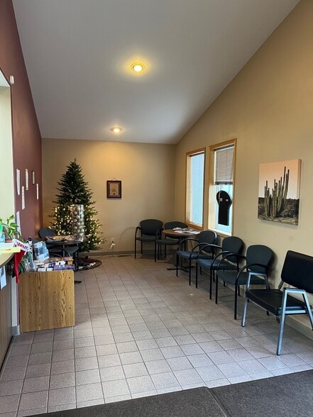 611 N 1st St, Yakima, WA à vendre - Photo du bâtiment - Image 3 de 9