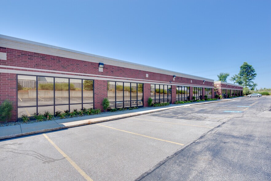4670 Richmond Rd, Warrensville Heights, OH à louer - Photo du bâtiment - Image 3 de 4
