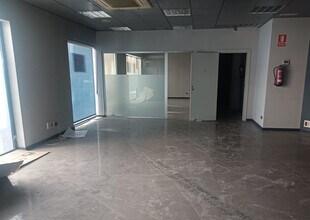 Retail in Tortosa, Tarragona for lease Interior Photo- Image 2 of 4