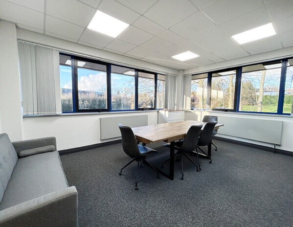 2 Wilmslow Rd, Wilmslow à louer - Photo intérieure - Image 3 de 5