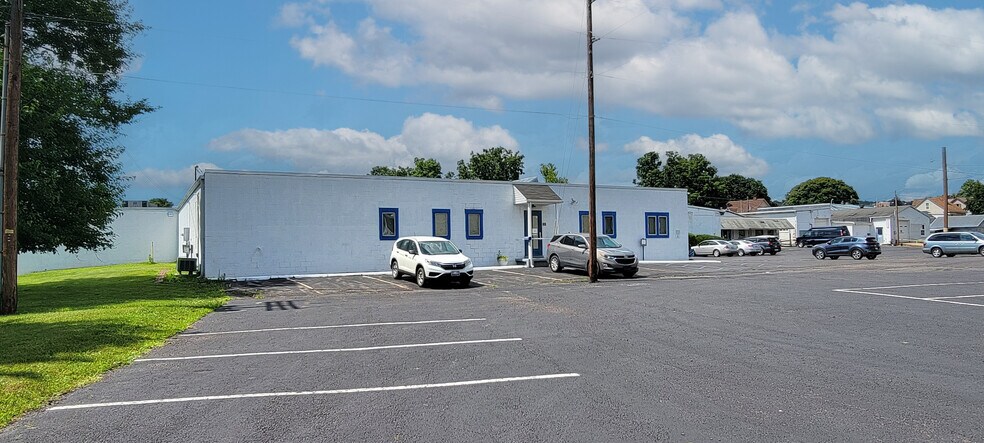 164 W 9th St, Bloomsburg, PA à louer - Photo du bâtiment - Image 2 de 14