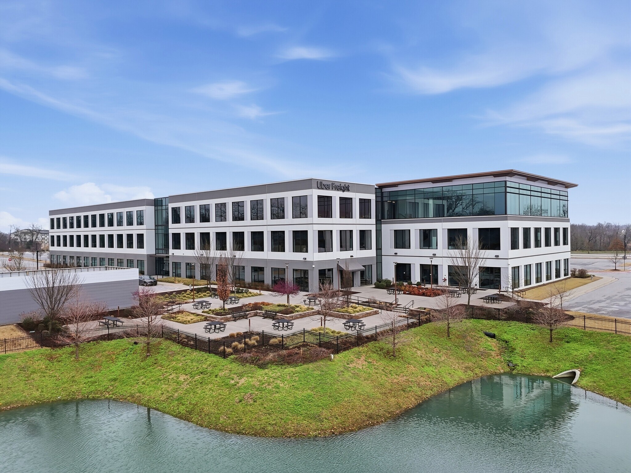 4909 W Magnolia St, Rogers, AR à louer Photo du bâtiment- Image 1 de 18