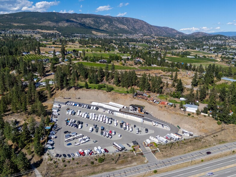 2670 Lower Glenrosa Rd, West Kelowna, BC à vendre - Photo du bâtiment - Image 3 de 6