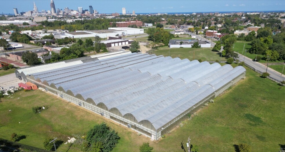 5800 Diamond Ave, Cleveland, OH for sale - Aerial - Image 1 of 1