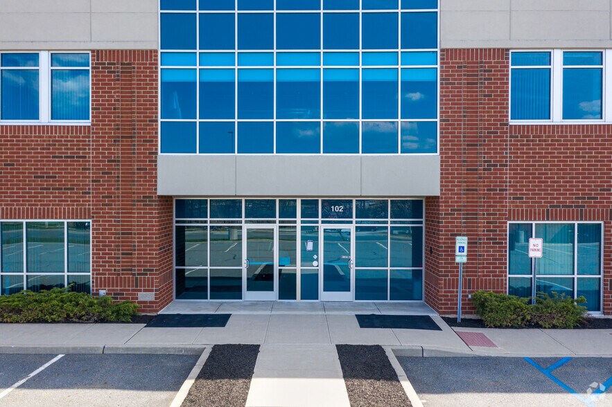 4 Crotty Ln, New Windsor Township, NY à louer - Photo du bâtiment - Image 2 de 8