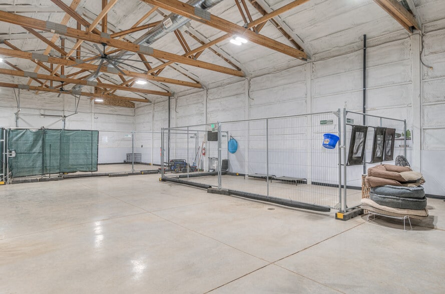 56870 Enterprise Dr, Sunriver, OR for sale - Building Photo - Image 3 of 33