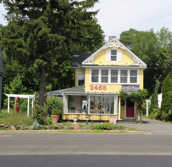 2468 Whitney Ave, Hamden, CT for sale - Primary Photo - Image 1 of 1