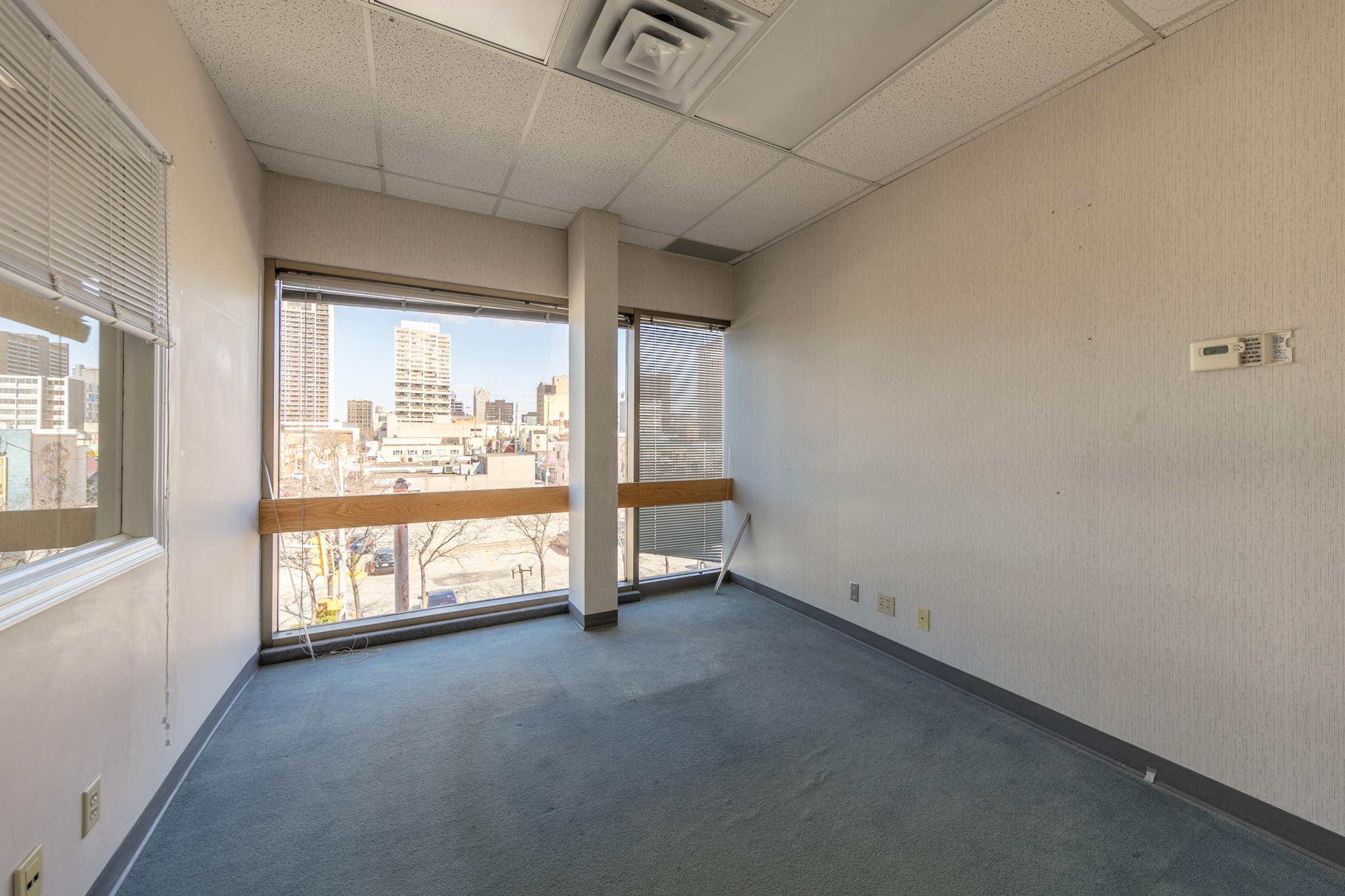 605-633 Ouellette Ave, Windsor, ON for lease Interior Photo- Image 1 of 5