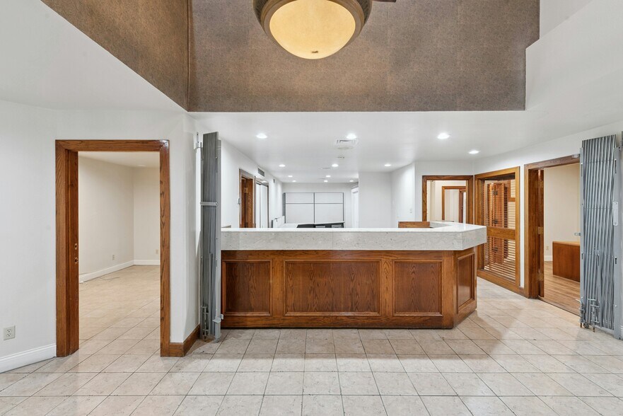 7685 Northcross Dr, Austin, TX à louer - Photo du bâtiment - Image 3 de 27