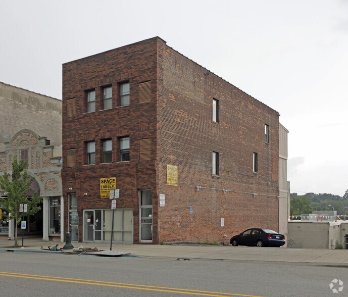 148 N Saginaw St, Pontiac, MI à louer - Photo du bâtiment - Image 3 de 3