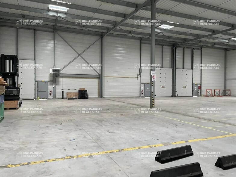 Flex dans Moissy-Cramayel à louer - Photo du bâtiment - Image 3 de 4