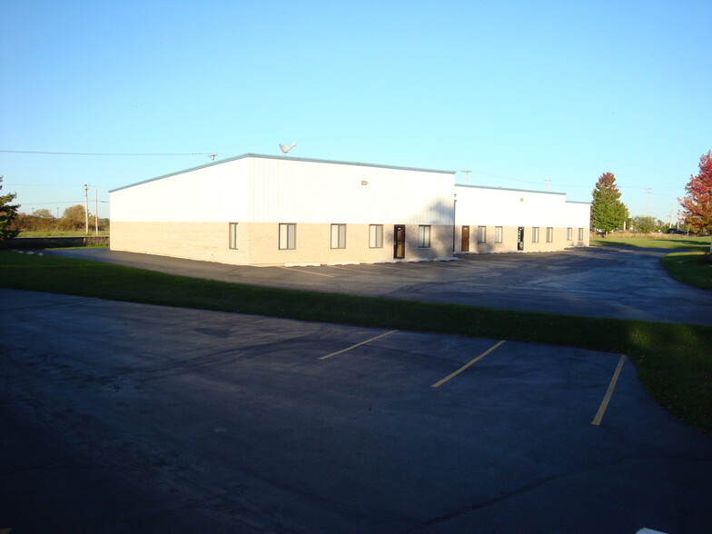 1861 Old Granart Rd, Sugar Grove, IL for lease - Building Photo - Image 2 of 2