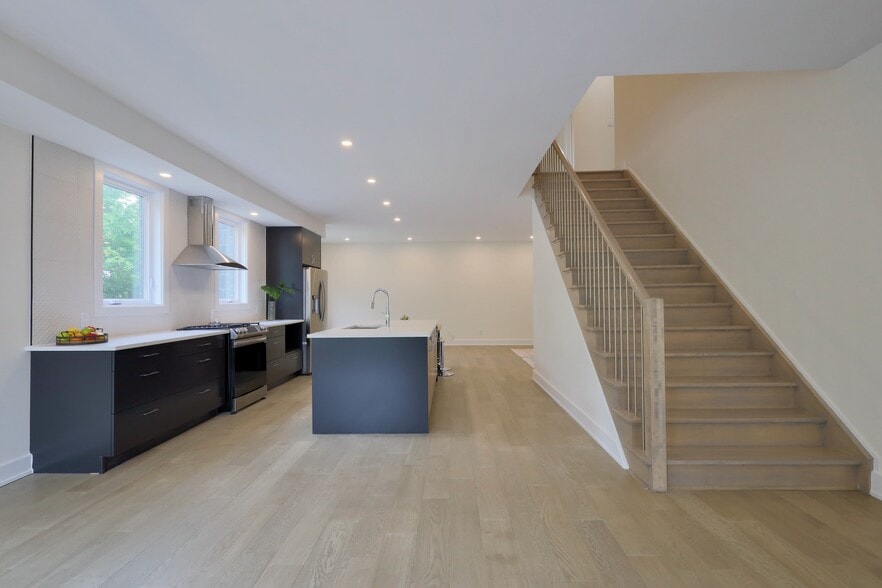 62 Columbus Av - 12 Sylvester St portefeuille de 1 propriétés à vendre sur LoopNet.ca - Photo du bâtiment - Image 3 de 21