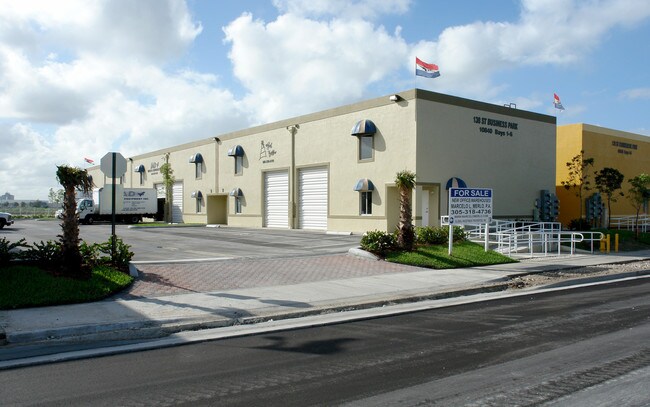 Plus de détails pour 10840 NW 138th St, Hialeah, FL - Local d'activités à louer