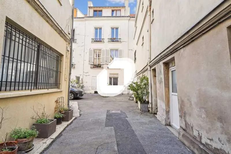 Office in Paris for sale Building Photo- Image 1 of 17