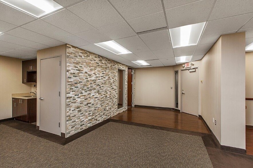 3150 Livernois Rd, Troy, MI for lease - Interior Photo - Image 2 of 14