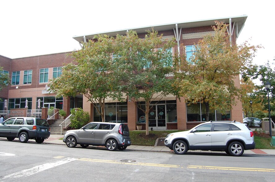 811 9th St, Durham, NC à louer - Photo du bâtiment - Image 2 de 4
