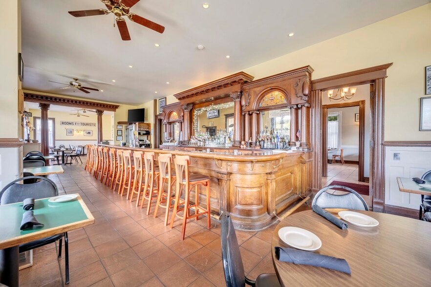 5881 Sullivan Trl, Nazareth, PA à vendre - Photo du bâtiment - Image 3 de 34