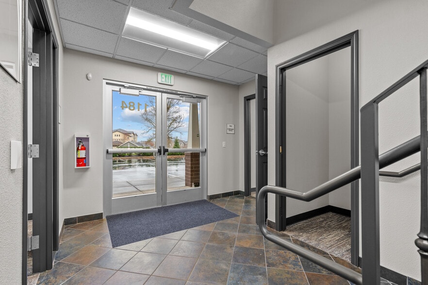 1184 McGee Ct NE, Keizer, OR for lease - Interior Photo - Image 3 of 11