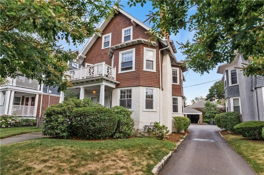 155 Irving Ave, Providence, RI for sale - Primary Photo - Image 1 of 37