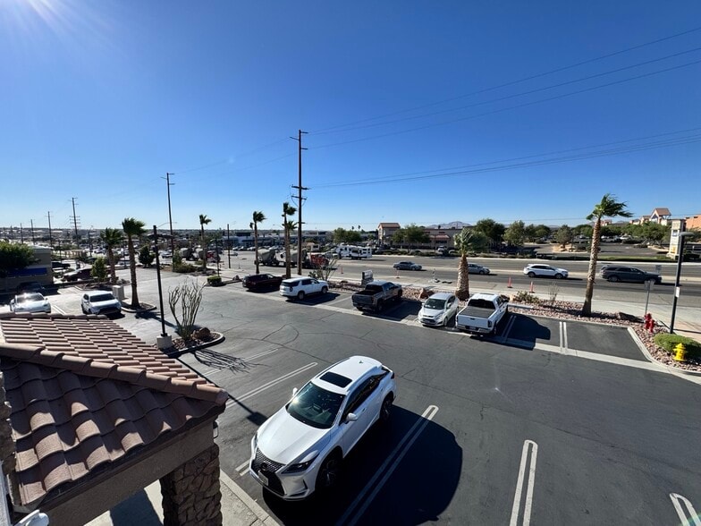 19341 Bear Valley Rd, Apple Valley, CA à louer - Photo du bâtiment - Image 3 de 25