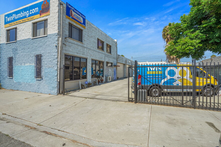 7243 Woodley Ave, Van Nuys, CA for sale - Building Photo - Image 1 of 1