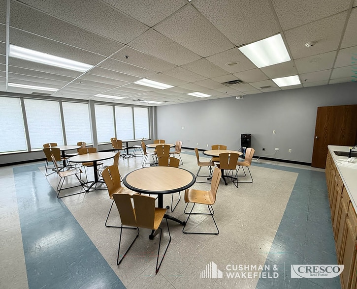 1263 S Chillicothe Rd, Aurora, OH for lease - Building Photo - Image 2 of 6