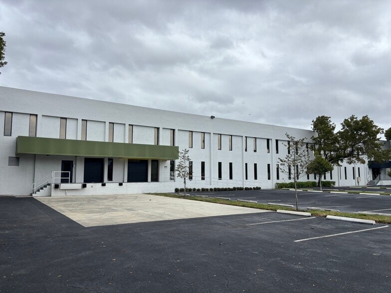6682-6830 NW 16th Ter, Fort Lauderdale, FL for lease - Building Photo - Image 1 of 4