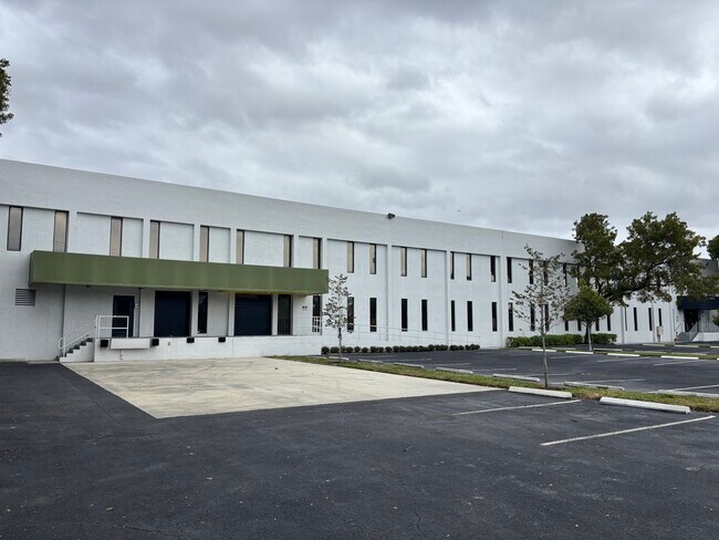 Plus de détails pour 6682-6830 NW 16th Ter, Fort Lauderdale, FL - Industriel à louer