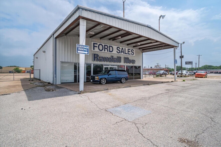 1608 W Moore Ave, Terrell, TX à vendre - Photo du bâtiment - Image 3 de 39