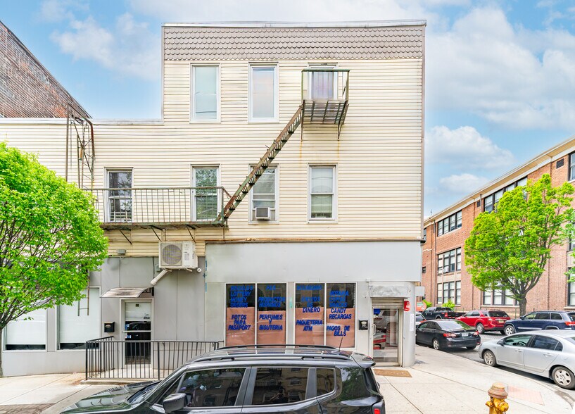 99 Pulaski St, Newark, NJ à vendre - Photo du bâtiment - Image 3 de 43