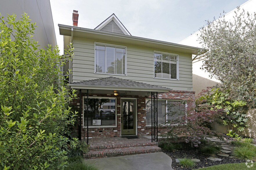 2020-2022 Capitol Ave, Sacramento, CA à louer - Photo principale - Image 1 de 12