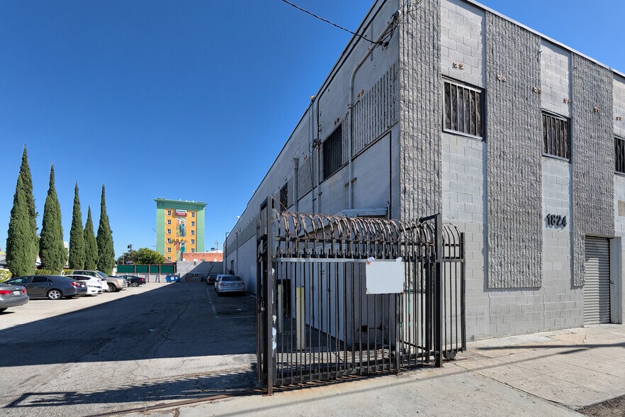 1824 Magnolia Ave, Los Angeles, CA à louer - Photo du bâtiment - Image 2 de 2