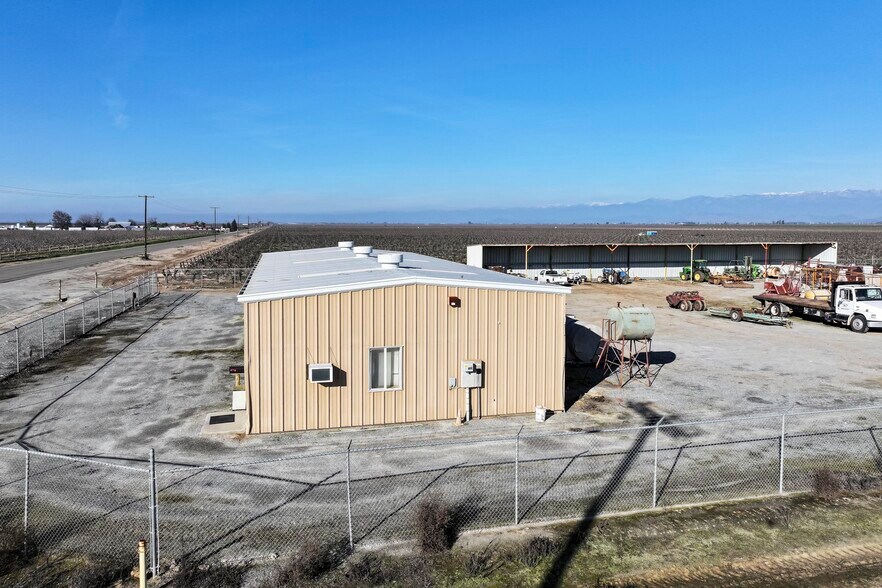 8000 Road 208, Terra Bella, CA à vendre - Photo du bâtiment - Image 3 de 12