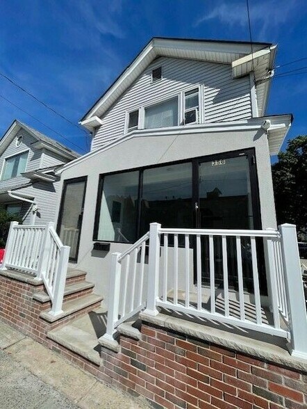 356 Willis Ave, Mineola, NY à louer - Photo du bâtiment - Image 2 de 3