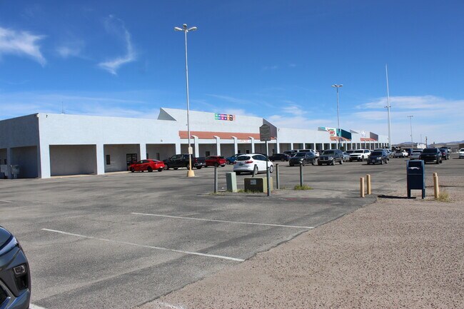 Plus de détails pour 35-161 E Wilcox Dr, Sierra Vista, AZ - Commerce de détail à louer