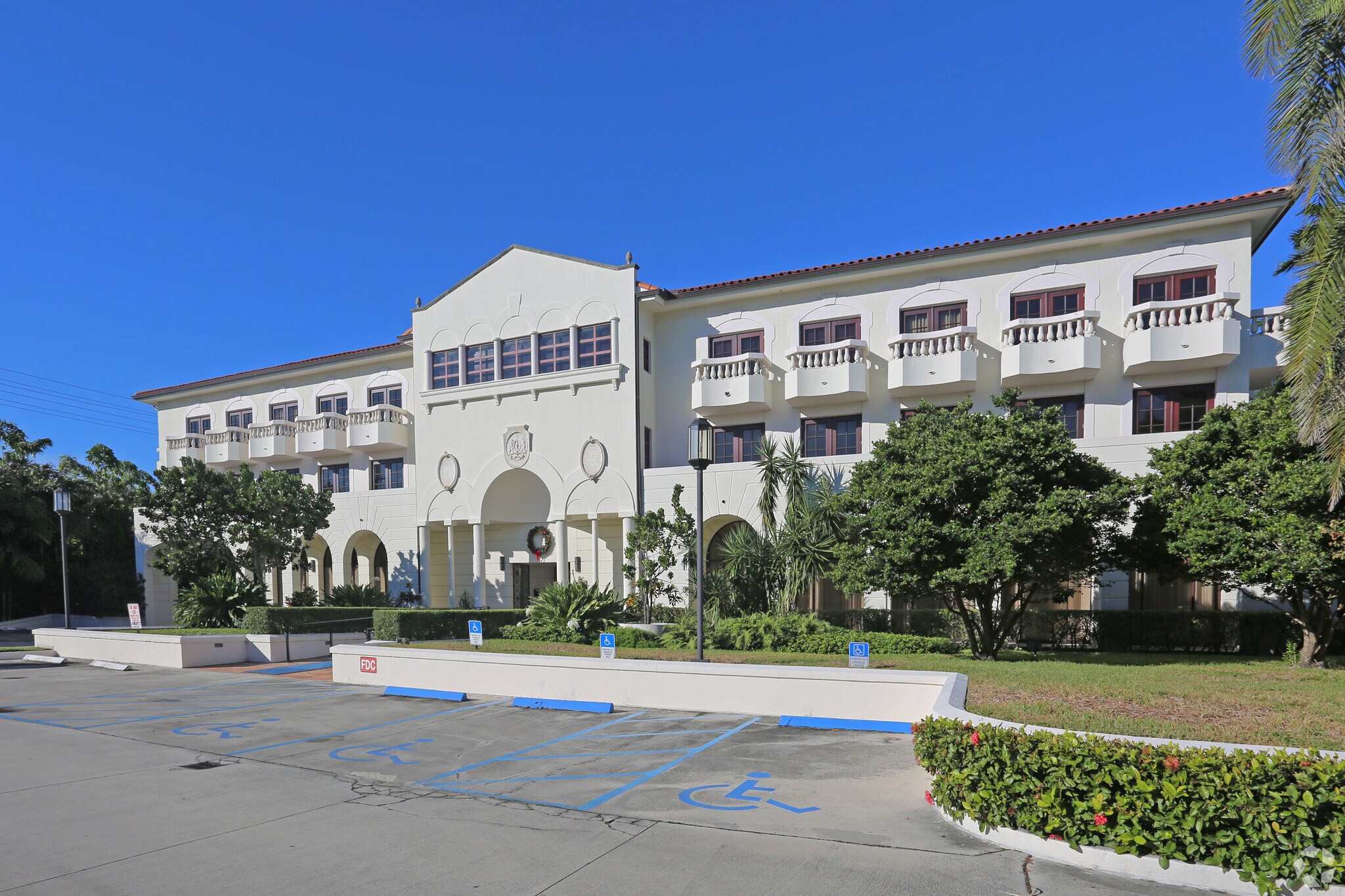 440 Royal Palm Way, Palm Beach, FL à louer Photo du bâtiment- Image 1 de 21