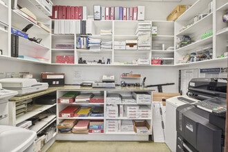 101 Simonton St, Conroe, TX for lease Interior Photo- Image 1 of 8