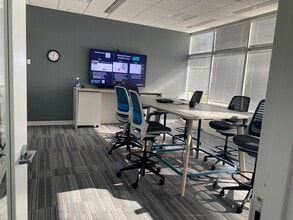 13640-13690 Riverport Dr, Maryland Heights, MO for lease Interior Photo- Image 2 of 11