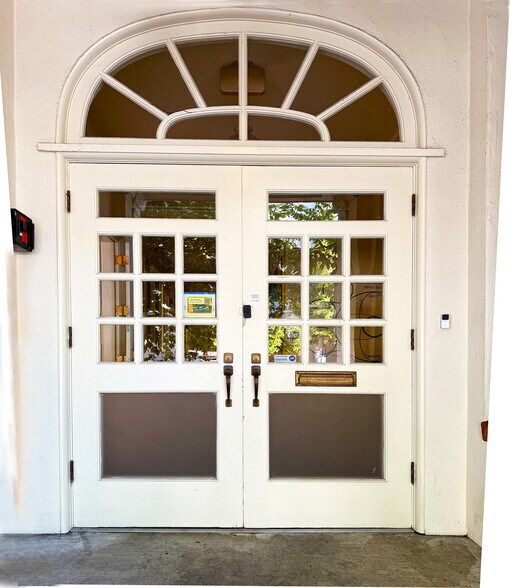 2340 Durant Ave, Berkeley, CA à louer - Photo du bâtiment - Image 3 de 24