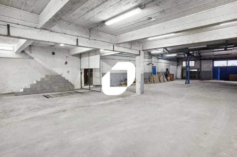 Flex in Gentilly for lease Interior Photo- Image 1 of 5