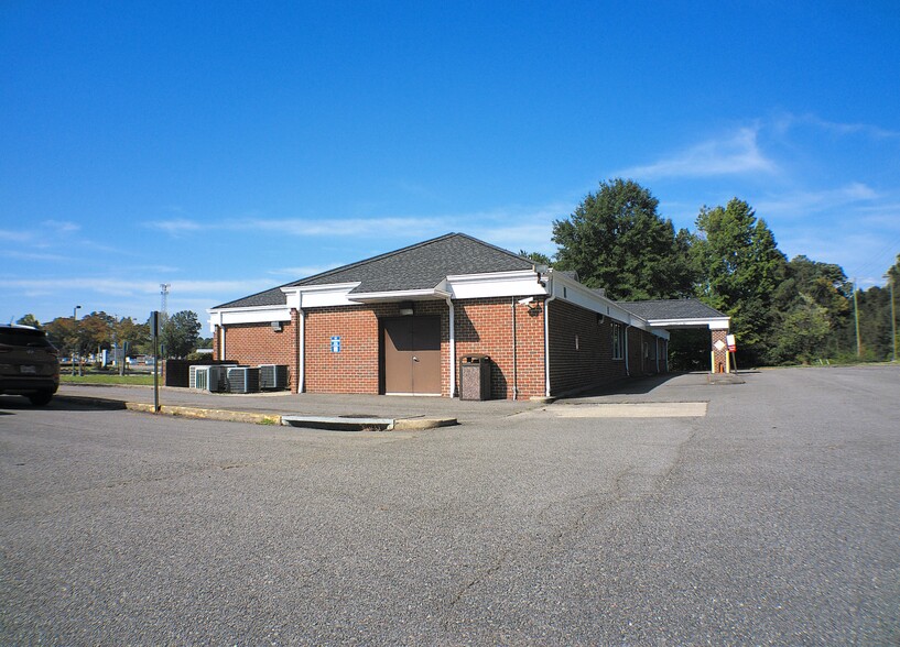 9015 Brook Rd, Glen Allen, VA for lease - Building Photo - Image 3 of 9