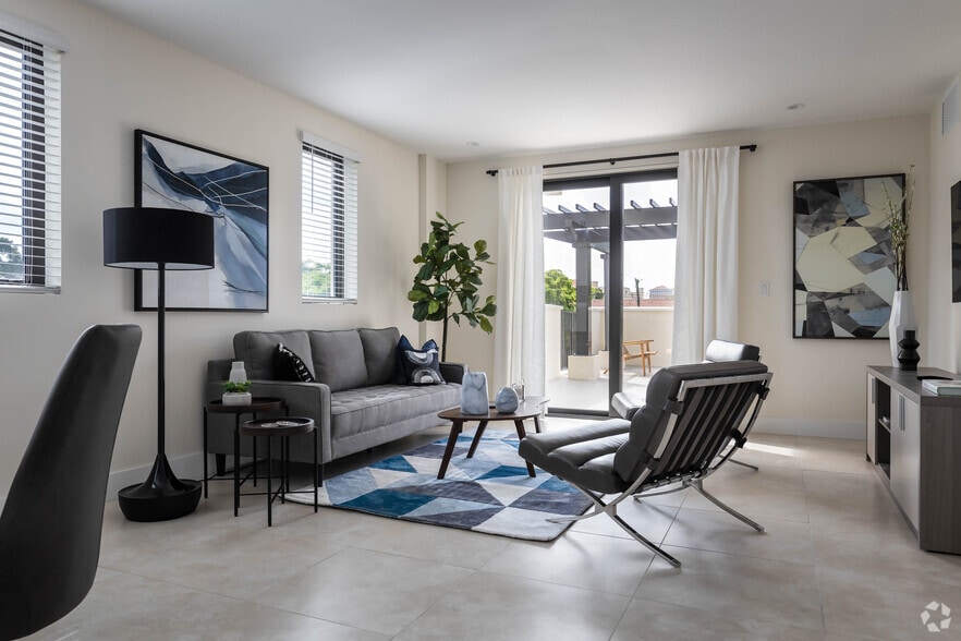 1091 Galiano St, Coral Gables, FL à vendre - Photo intérieure - Image 3 de 44